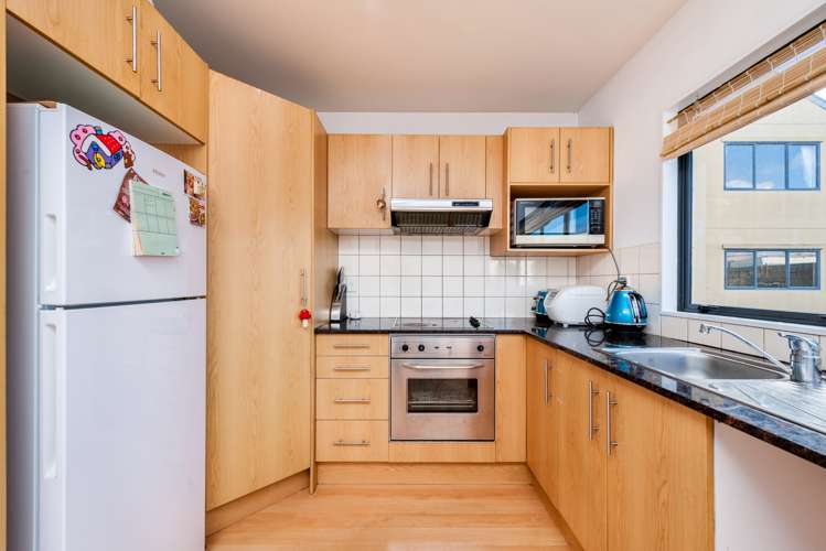 9/12 Crown Lynn Place New Lynn_14