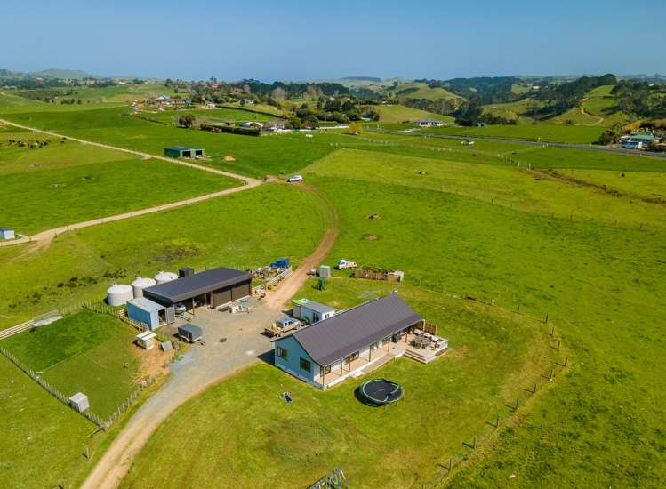 1047 Awhitu Road Waiuku_10