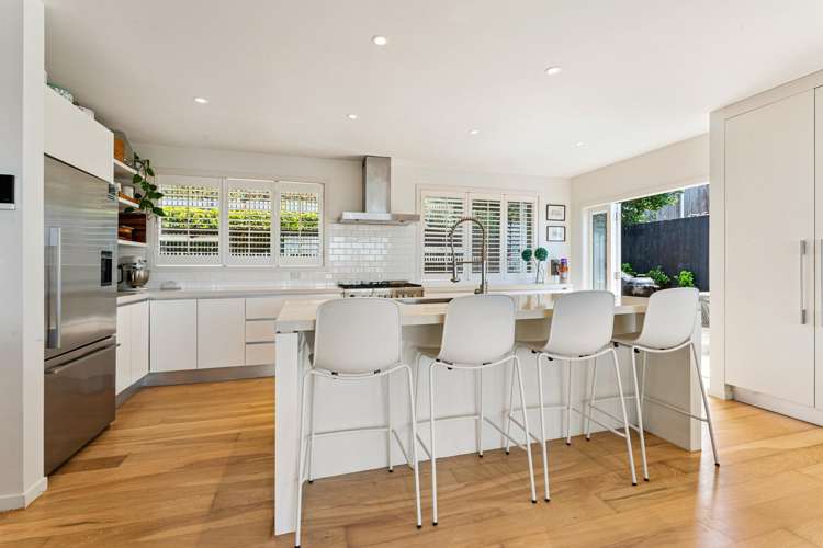 8 Alfred Street Northcote Point_11