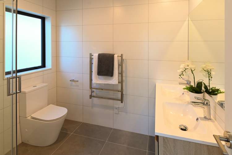 4b Ropata Avenue Point England_12