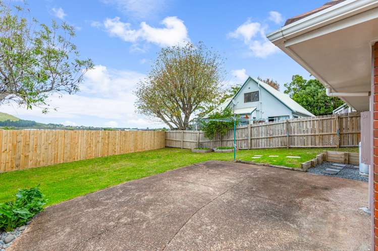 2/190 Norman Lesser Drive Saint Johns_16