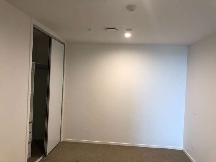 904/8 Waikumete Road Glen Eden_7