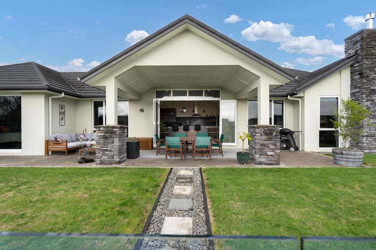 13 Alan Livingston Drive_4