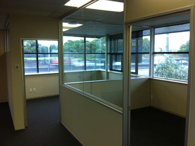 F/20 Cain Road Penrose_3