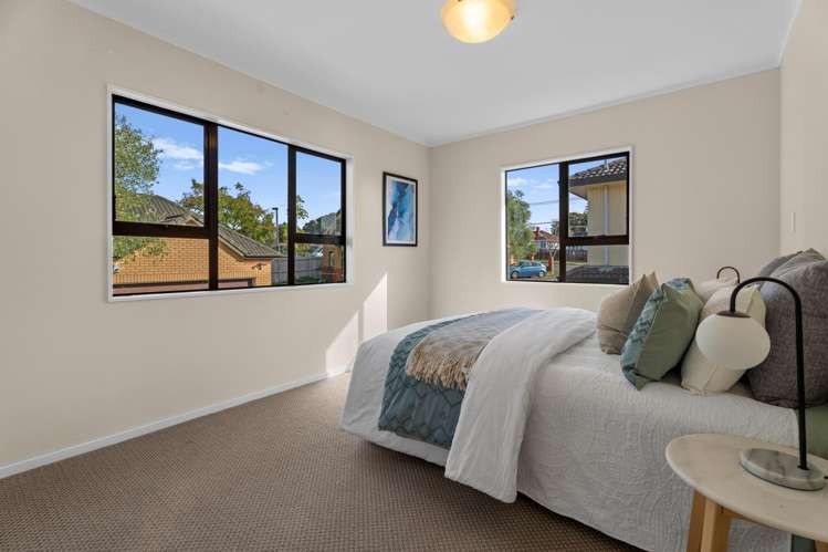 2/284 Richardson Road New Windsor_17
