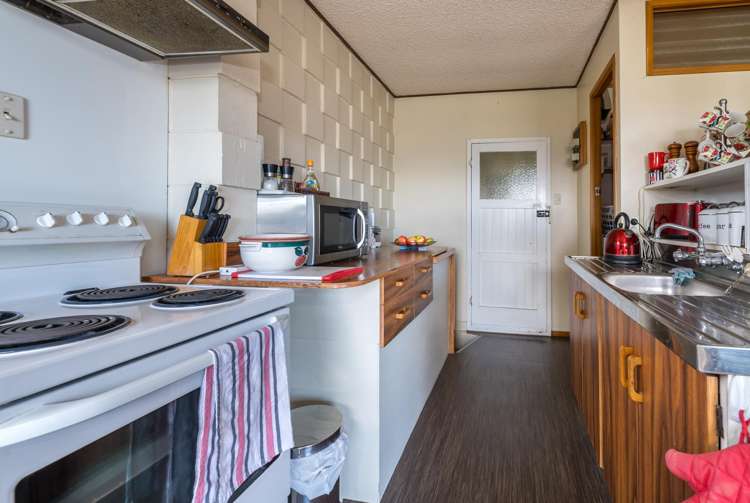 67 Easther Crescent Kew_34