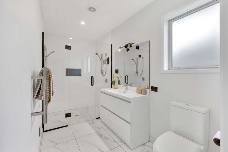 43 Sunline Avenue Lincoln_16