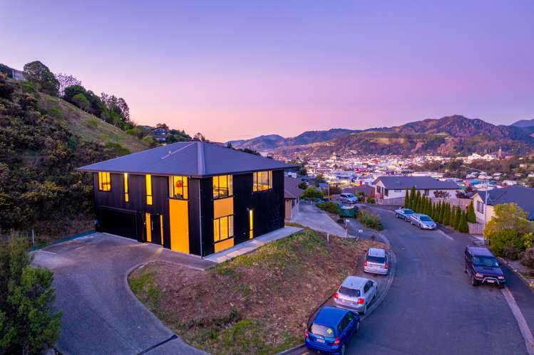 45 Saint Lawrence Street Toi Toi_2