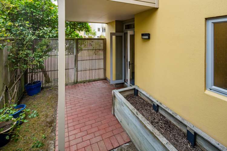 53/305 Evans Bay Parade Hataitai_19