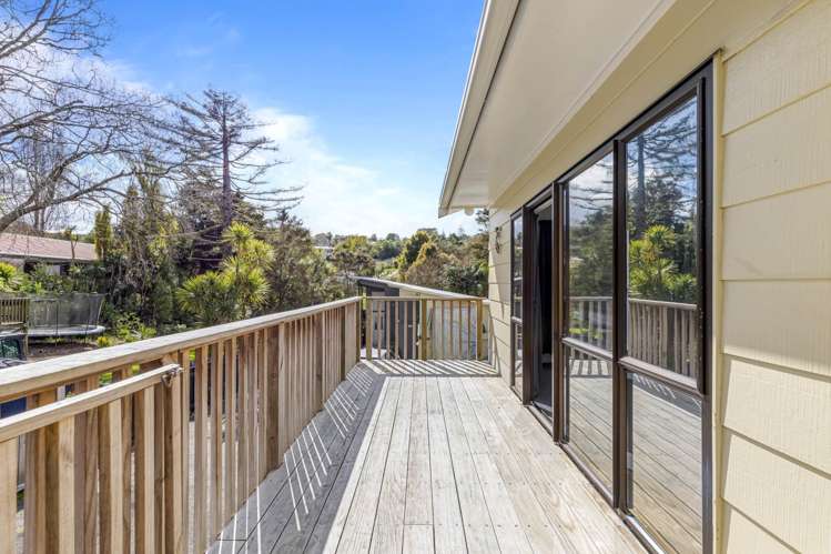 77 Gledstane Road Stanmore Bay_15