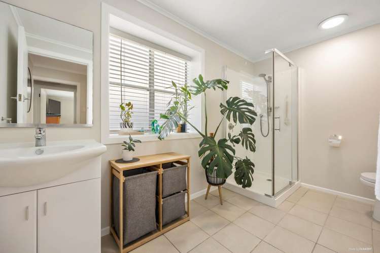 68 Bradbury Road Botany Downs_21