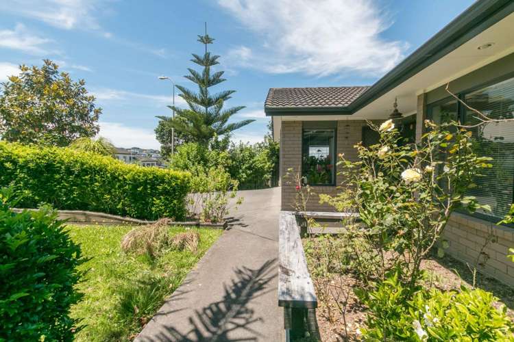 94 San Marino Drive West 11401_14