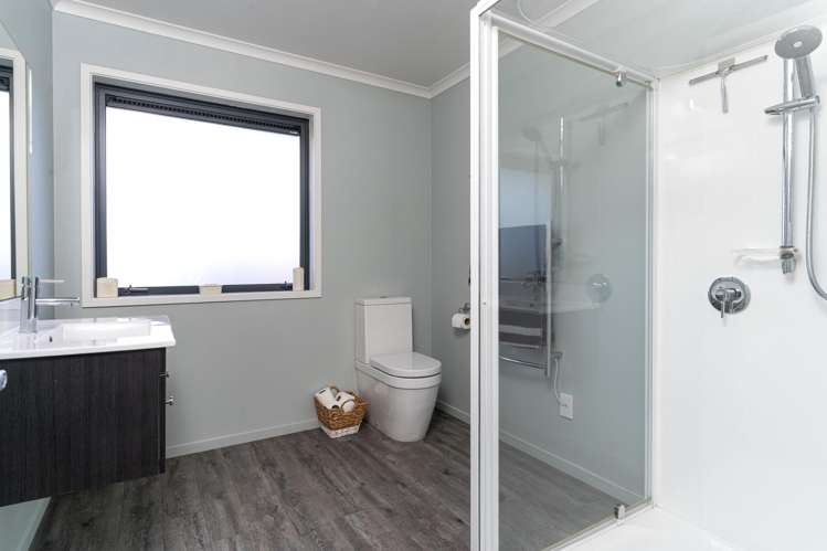 14 Farnborough Street Aranui_19