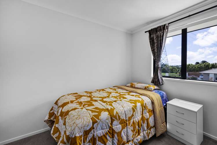 34 Honeyfield Drive Whalers Gate_31