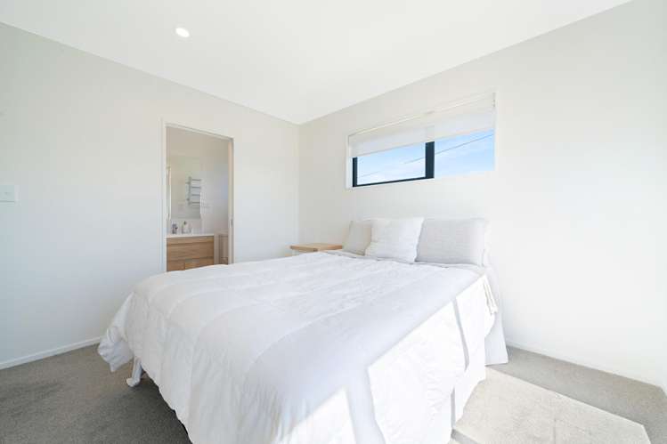 1/17 Rewarewa Road Te Atatu Peninsula_11