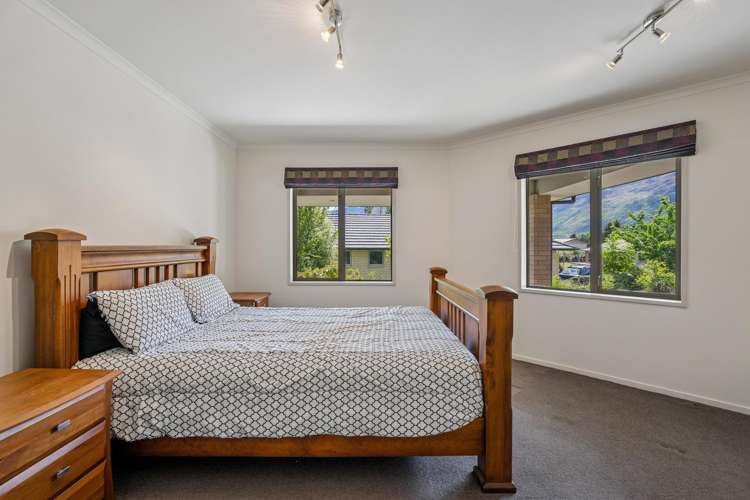 9 Hector Close Kingston_17