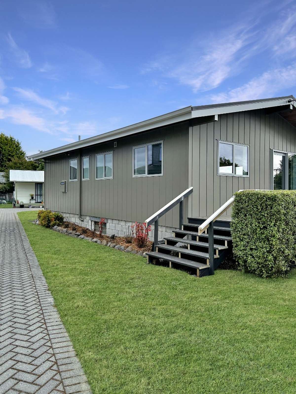 2 BED - RAINBOW POINT 2