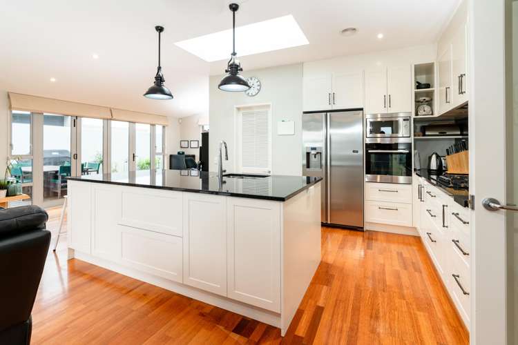 7 Caughley Grove Karori_8