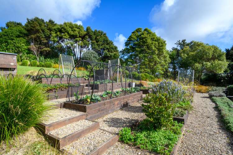 26a Awhiorangi Promenade Swanson_24