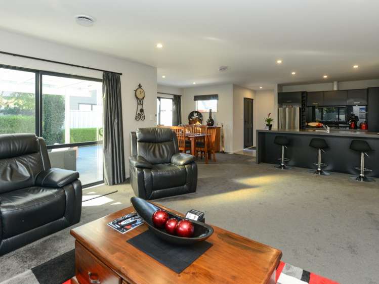 212 Frimley Oaks Frimley_3