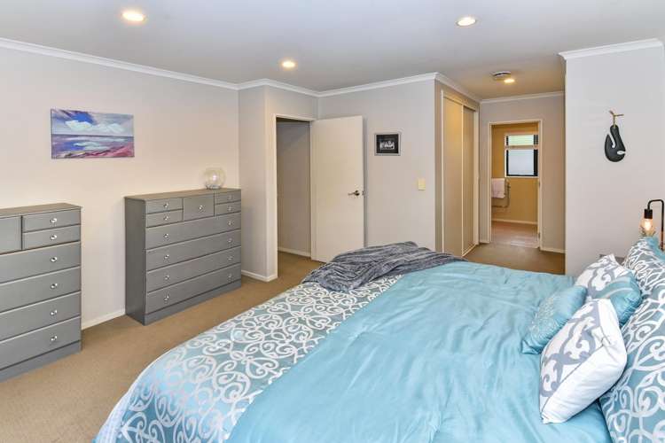 3 Belfry Place Wattle Downs_26