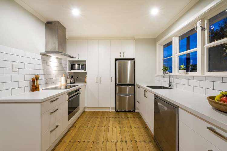 56 Golf Road New Lynn_10