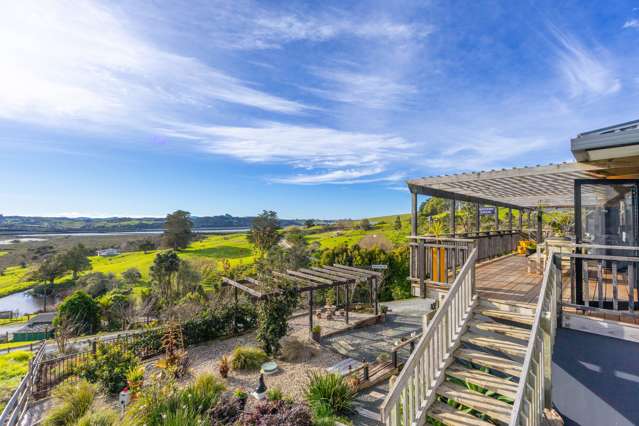 Two in One-Coastal Family Home