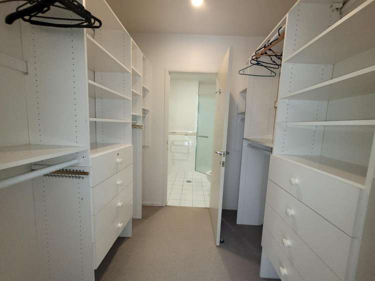 8 Howe Street 1664_7