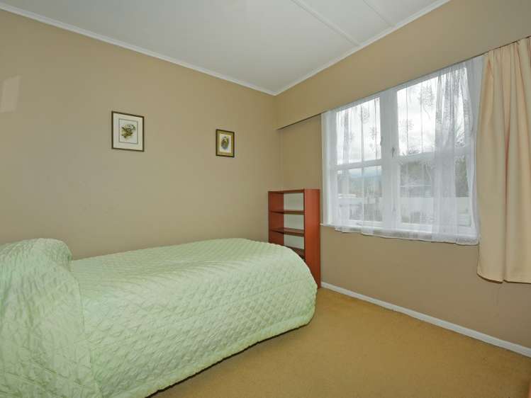 10 Parkway Wainuiomata_11