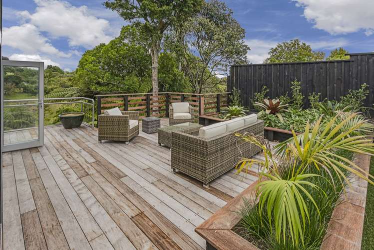 20a Oliver Twist Avenue Mellons Bay_2