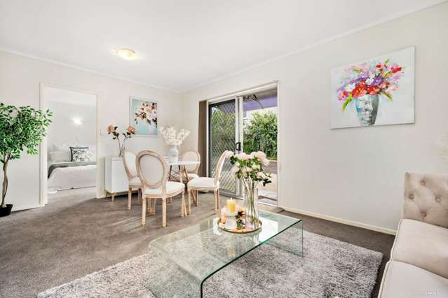 1/123 Gossamer Drive Pakuranga Heights_3