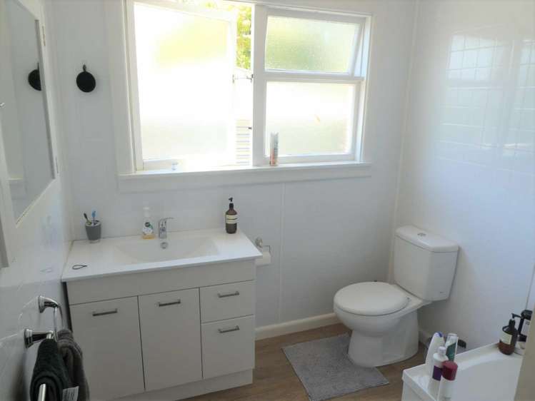 106 Idris Road Bryndwr_14