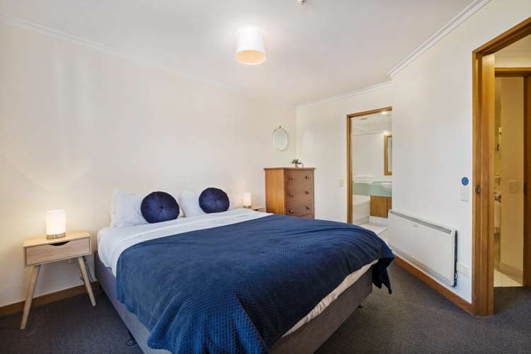 301/139 Fernhill Road Fernhill/Sunshine Bay_6