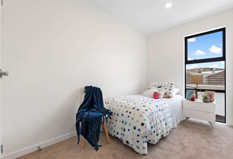 10a Serjeant Street Henderson_9