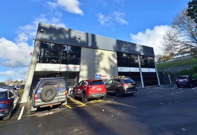 FUNCTIONAL GROUND FLOOR ALBANY OFFICE