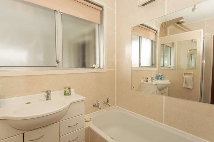 12 Queens Drive Allenton_14