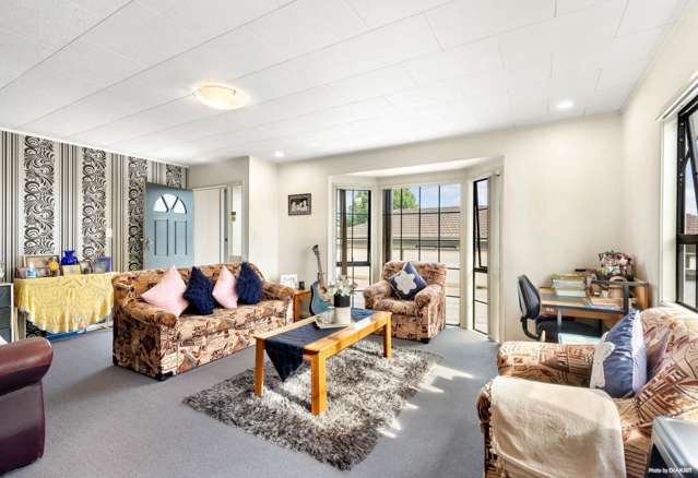 19 Anglers Way Wattle Downs_1