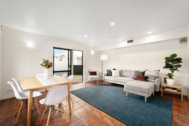 4 and 4A Chamberlain Road Karori_4