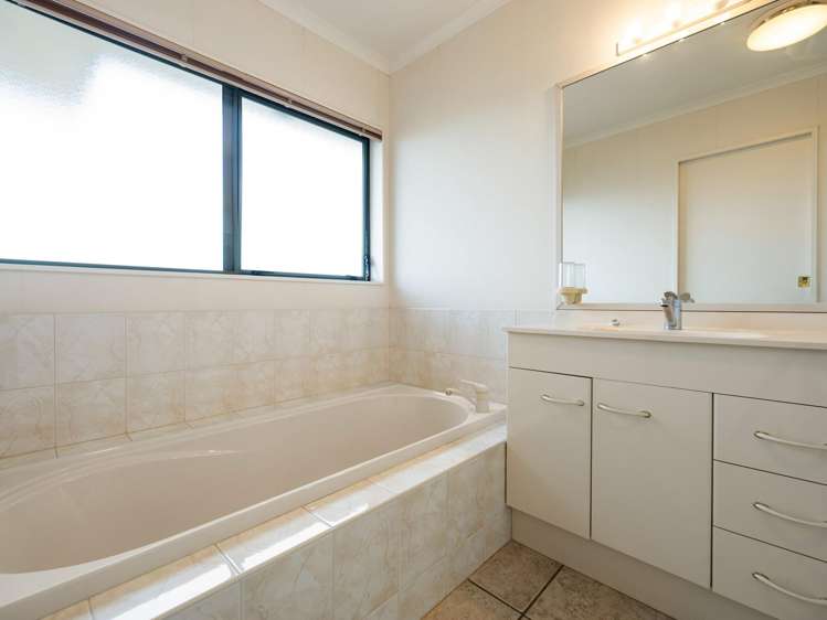 6 Glenside Rise Grandview Heights_15