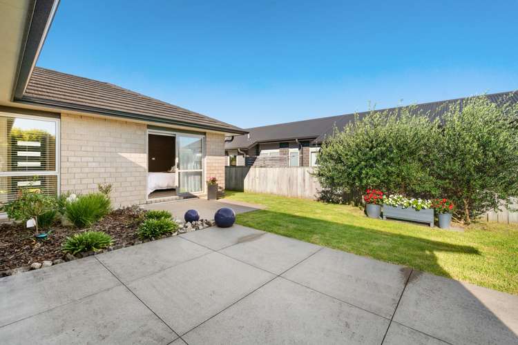 42 Benmore Crescent Pyes Pa_14