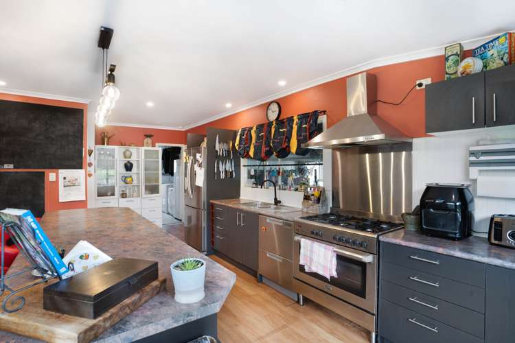 39 Western Lake Road Featherston_8