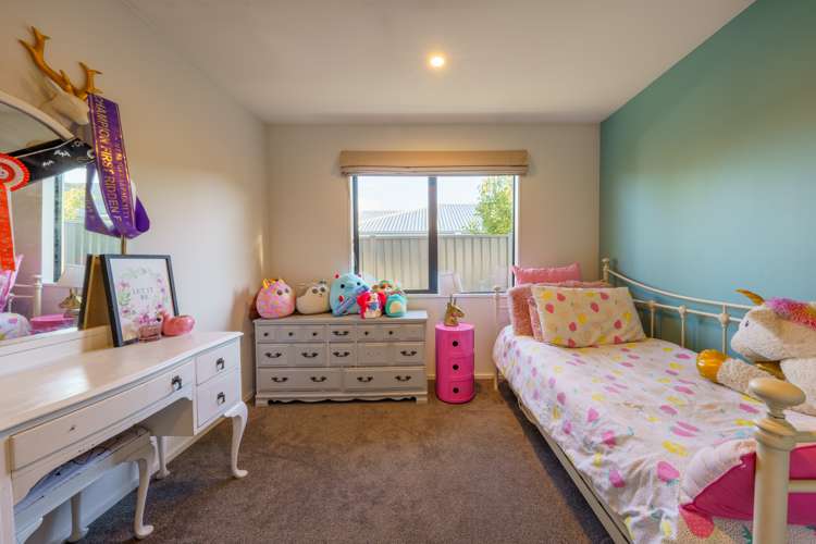 16 Finch Street Albert Town_9