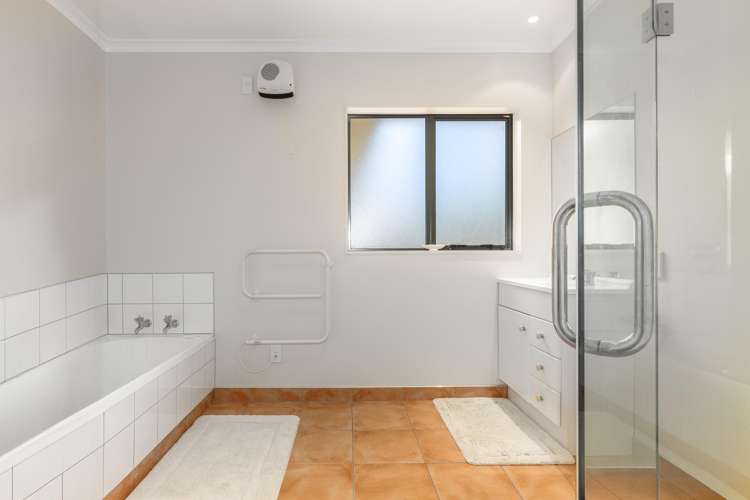 22 Lorna Irene Drive Raumati South_11