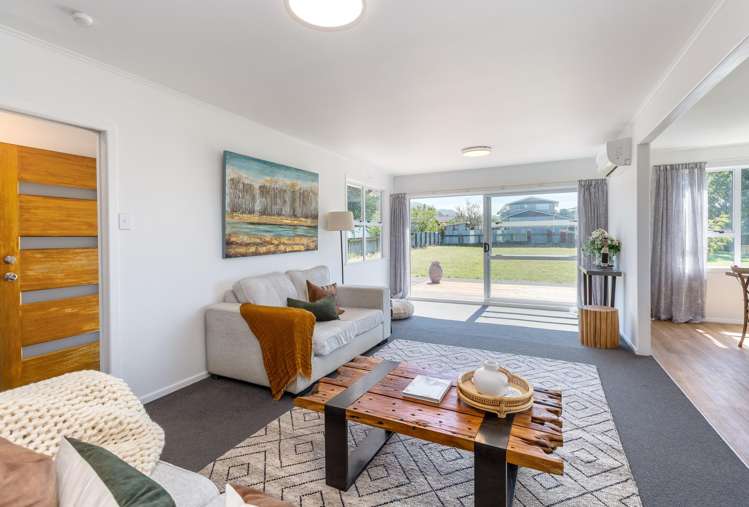 9 Lyttle Way Featherston_2