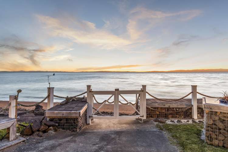 417 Thames Coast  Road SH25 Te Puru_3