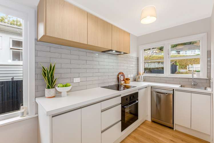 84 Coast Road_4