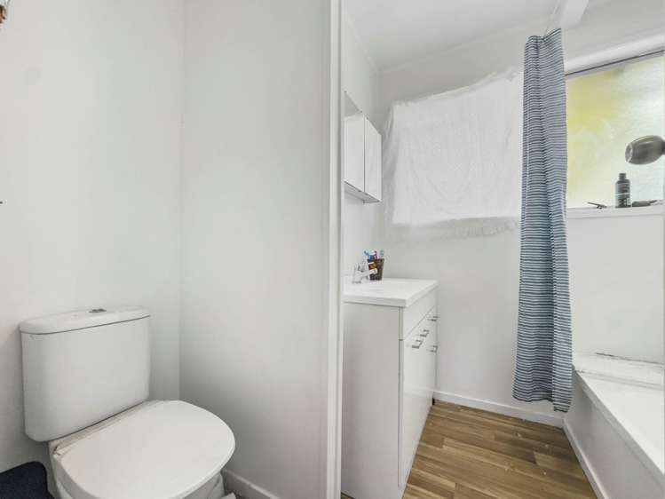 2 Benton Place Manurewa_14