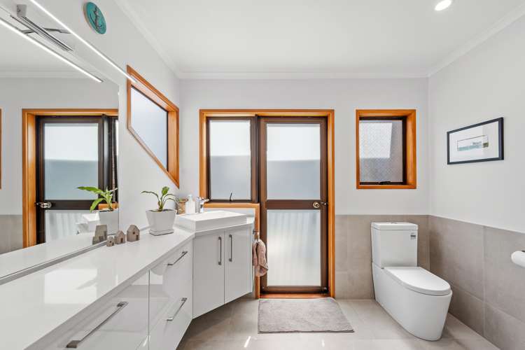 57 Albatross Road Red Beach_28