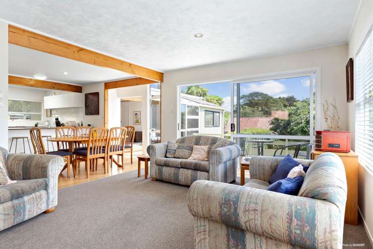 2 Puketitiro Street Glen Eden_3