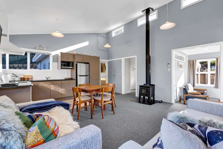 8 Tainui Street Mokau_9